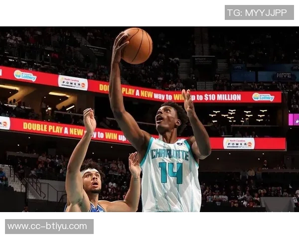 黄蜂主帅称迪亚巴特凭借出色表现赢得首发位置在攻防两端影响显著 黄蜂主帅称迪亚巴特凭借出色表现赢得首发位置在攻防两端影响显著