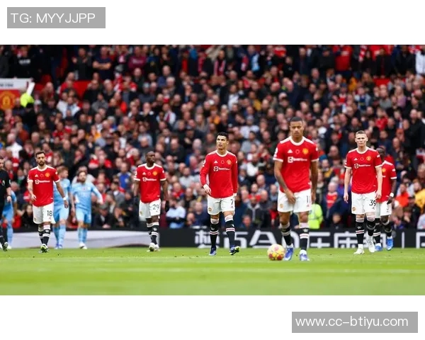 英媒报道B费马奎尔支持索尔斯克亚回归卡里克有意执教曼联